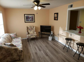 Beautiful 3 BR, 1 BATH, Free Parking, #A